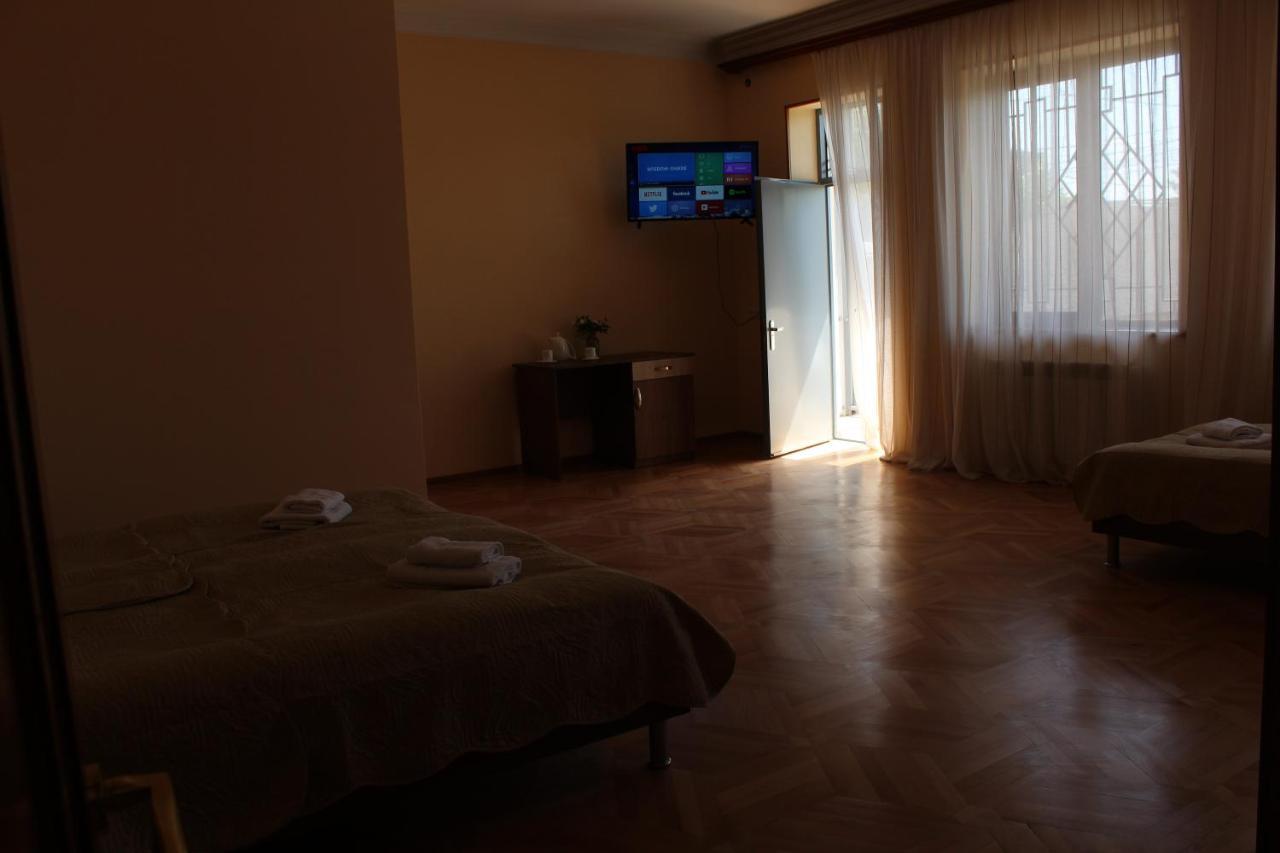 Big House Hotel Tbilisi Exterior photo